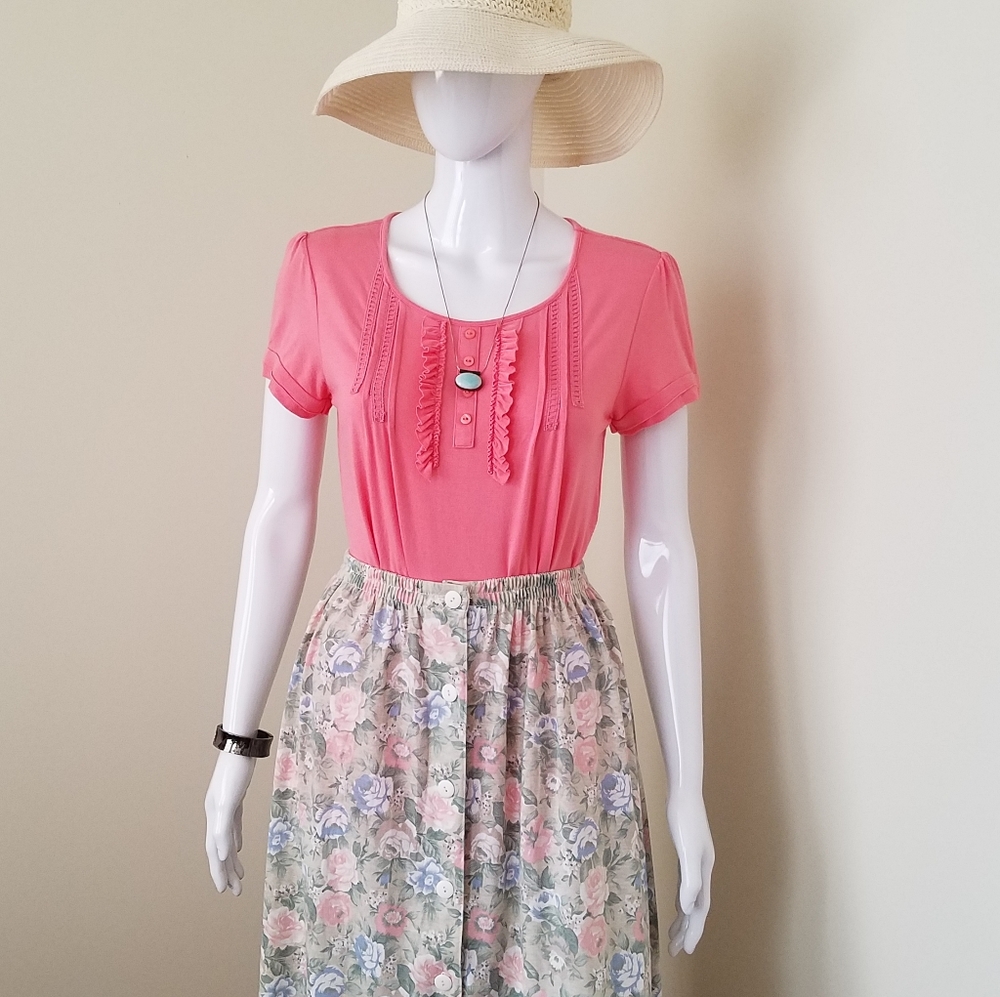 Ivy Crew Pink Ruffle Front Knit Top Crochet Accent Short Sleeve Size S - Picture 4 of 12